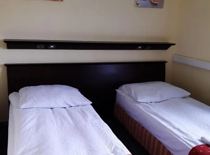 Tyniec Hostel Tyniec Maly